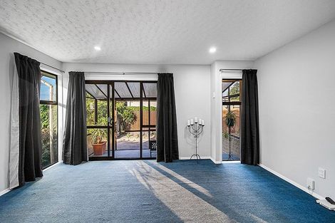 Photo of property in 18 Frensham Crescent, Woolston, Christchurch, 8062