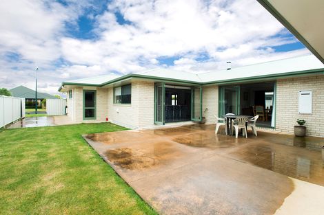 Photo of property in 26 Pohutukawa Grove, Lytton West, Gisborne, 4010