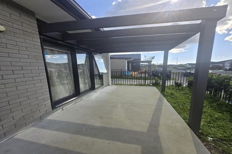 Photo of property in 45 Black Beech Crescent, Takanini, 2110
