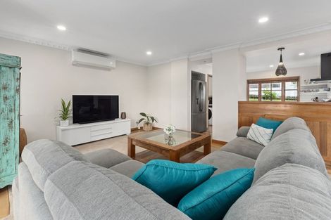 Photo of property in 105 Browns Bay Road, Browns Bay, Auckland, 0630