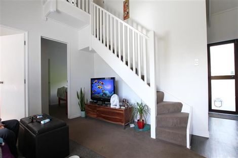 Photo of property in 16/58 Manuroa Road, Takanini, 2112