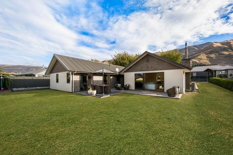 Photo of property in 11 Mcfarlane Terrace, Wanaka, 9305