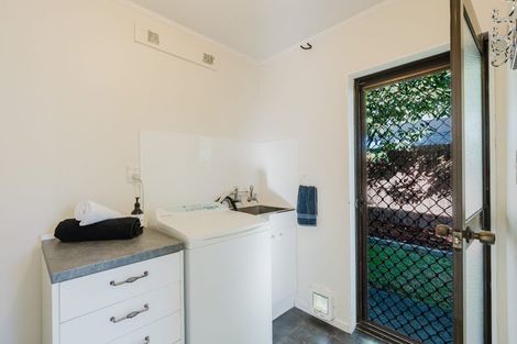 Photo of property in 9f Cameron Road, Hamilton East, Hamilton, 3216