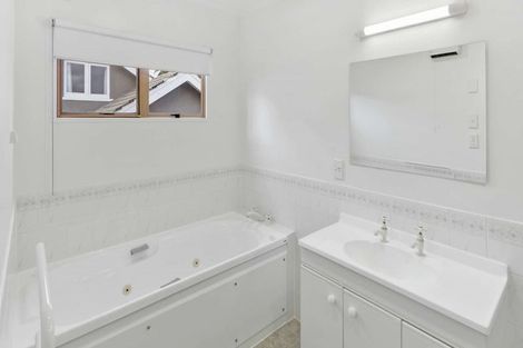 Photo of property in 27unit Willow Avenue, Hannahs Bay, Rotorua, 3010