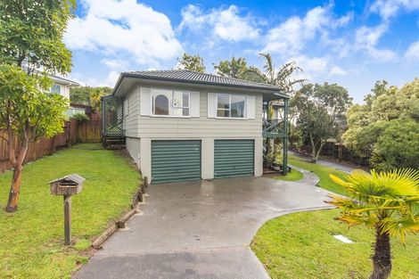 Photo of property in 28 Meadowood Drive, Unsworth Heights, Auckland, 0632