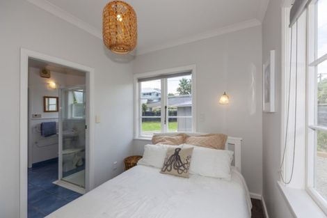 Photo of property in 62 Manly Street, Paraparaumu Beach, Paraparaumu, 5032