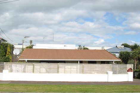 Photo of property in 26a Mclean Street, Strandon, New Plymouth, 4312
