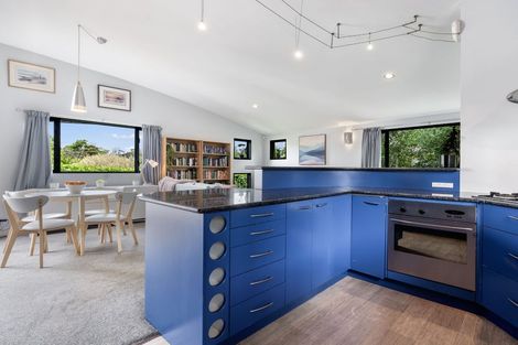 Photo of property in 9 Ginders Drive, Massey, Auckland, 0614