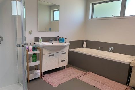 Photo of property in 56a Reynella Drive, Massey, Auckland, 0614