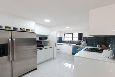 Photo of property in 425d Great South Road, Opaheke, 2113