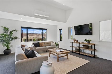 Photo of property in 38 Landsdowne Terrace, Cashmere, Christchurch, 8022