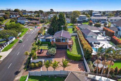 Photo of property in 4 Advene Road, Cockle Bay, Auckland, 2014