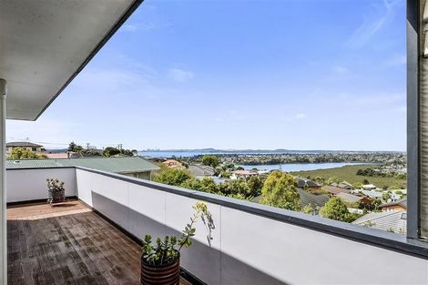 Photo of property in 107 Luckens Road, West Harbour, Auckland, 0618