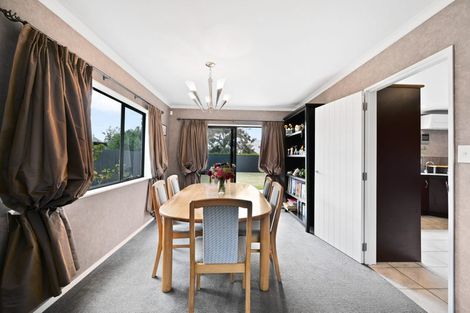 Photo of property in 17 Grasmere Court, Huntington, Hamilton, 3210