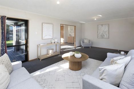 Photo of property in 11 Oakley Crescent, Hornby, Christchurch, 8042