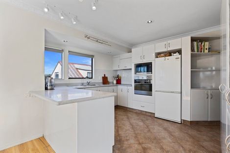 Photo of property in 8 Claridge Place, Mount Maunganui, 3116
