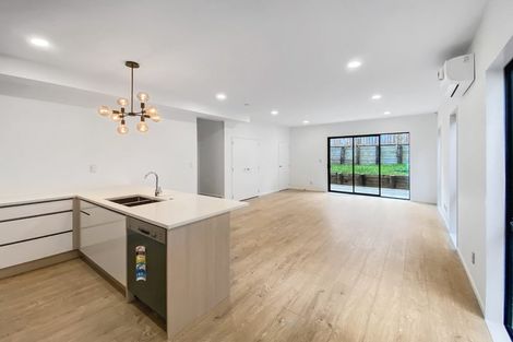 Photo of property in 3a Frontier Lane, Flat Bush, Auckland, 2019