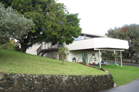 Photo of property in 1/22 Mcmillan Place, Mellons Bay, Auckland, 2014