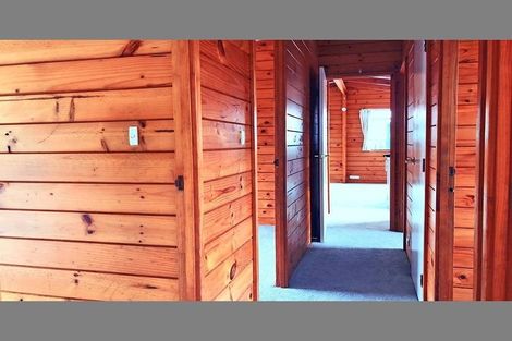 Photo of property in 49 Larnoch Road, Henderson, Auckland, 0610