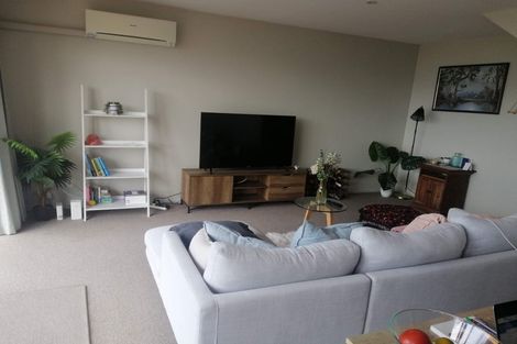 Photo of property in 42 Evans Bay Parade, Roseneath, Wellington, 6021