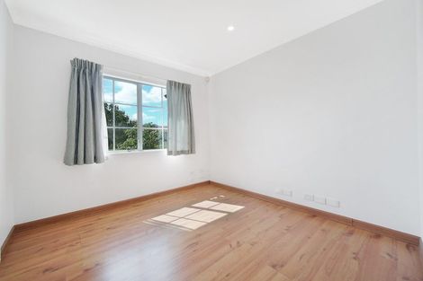 Photo of property in 2 Hillwell Drive, Henderson, Auckland, 0612