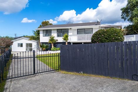 Photo of property in 140d Hepburn Road, Glendene, Auckland, 0602