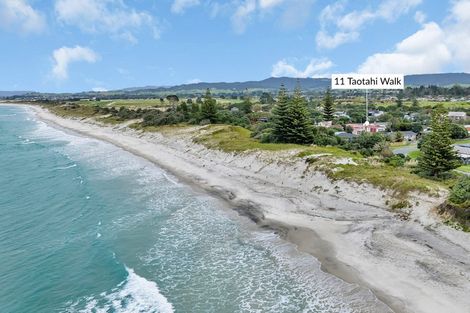 Photo of property in 11 Taotahi Walk, Ruakaka, 0116