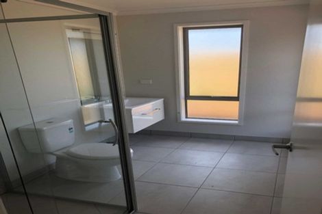 Photo of property in 15 Parton Road, Pukekohe, 2120