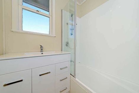 Photo of property in 14 Harper Street, Papakura, 2110