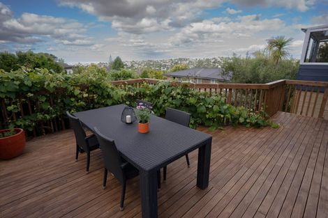 Photo of property in 2/15b Nandana Drive, Glen Eden, Auckland, 0602