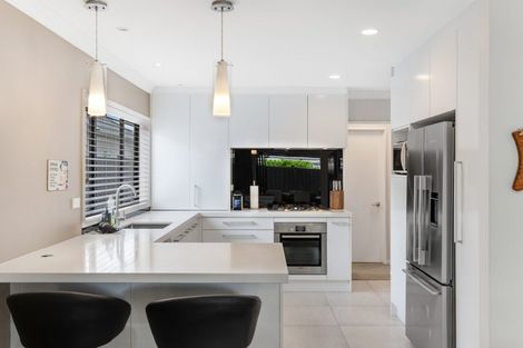Photo of property in 5 Carousel Crescent, East Tamaki Heights, Auckland, 2016