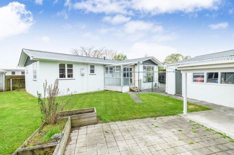 Photo of property in 30 Mokau Place, Terrace End, Palmerston North, 4410