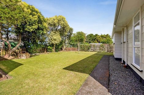 Photo of property in 19 Kamahi Avenue, Hawera, 4610