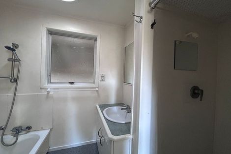 Photo of property in 3 Tahu Crescent, Sunnynook, Auckland, 0620