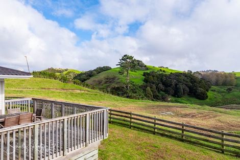 Photo of property in 194 Heatley Road, Whakapirau, Maungaturoto, 0583