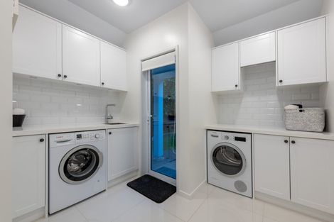 Photo of property in 17 Calypso Place, Rothesay Bay, Auckland, 0630
