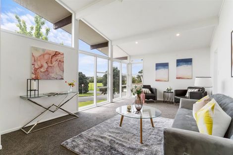 Photo of property in 116 Archibald Road, Kelston, Auckland, 0602