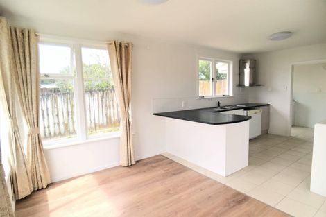 Photo of property in 8a Harrington Road, Henderson, Auckland, 0610