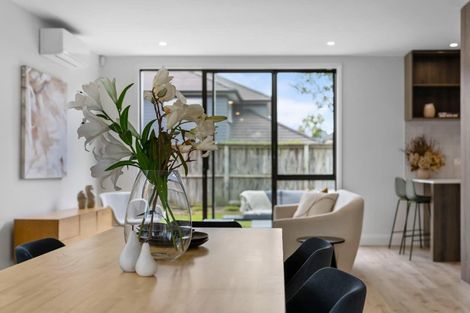 Photo of property in 4 Taipahitini Road, Rosehill, 2113