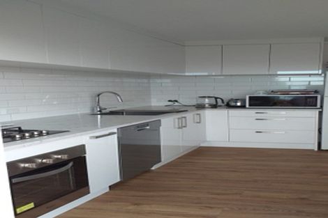 Photo of property in 2b Sunhaven Drive, Newlands, Wellington, 6037