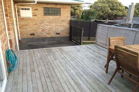 Photo of property in 40-40a Hamblyn Street, Strandon, New Plymouth, 4312