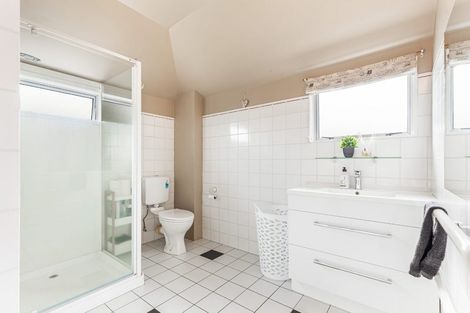 Photo of property in 41 Colwill Road, Massey, Auckland, 0614