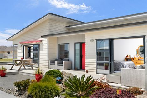 Photo of property in 19 Reel Road, Athenree, Waihi Beach, 3611