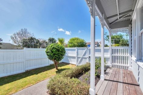 Photo of property in 1/80 Birkenhead Avenue, Birkenhead, Auckland, 0626