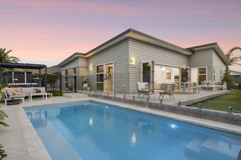 Photo of property in 25 Coutts Street, Papamoa Beach, Papamoa, 3118