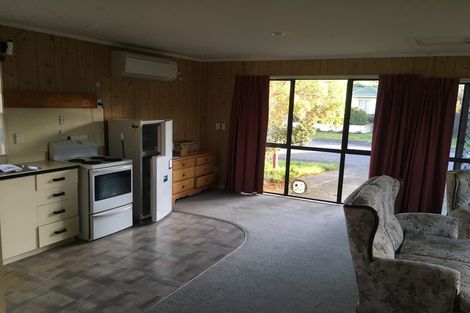 Photo of property in 38 Freyberg Crescent, Waikanae Beach, Waikanae, 5036