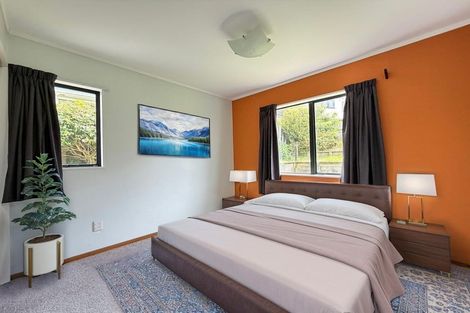 Photo of property in 3 Tamworth Crescent, Newlands, Wellington, 6037