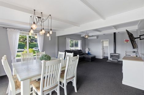 Photo of property in 49 Ngakoti Street, Urenui, 4375