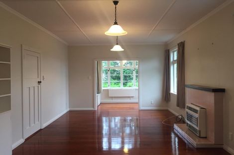 Photo of property in 11 Norfolk Street, Northland, Wellington, 6012