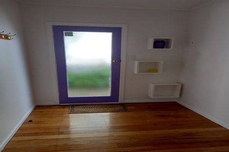 Photo of property in 15f1 Apu Crescent, Lyall Bay, Wellington, 6022